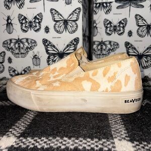 SeaVees Women's Cream and Tan Slip-On Sneakers